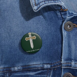 Schwert Kreuz Design Pin Button | Christliches 'Christus im Mittelpunkt' Abzeichen