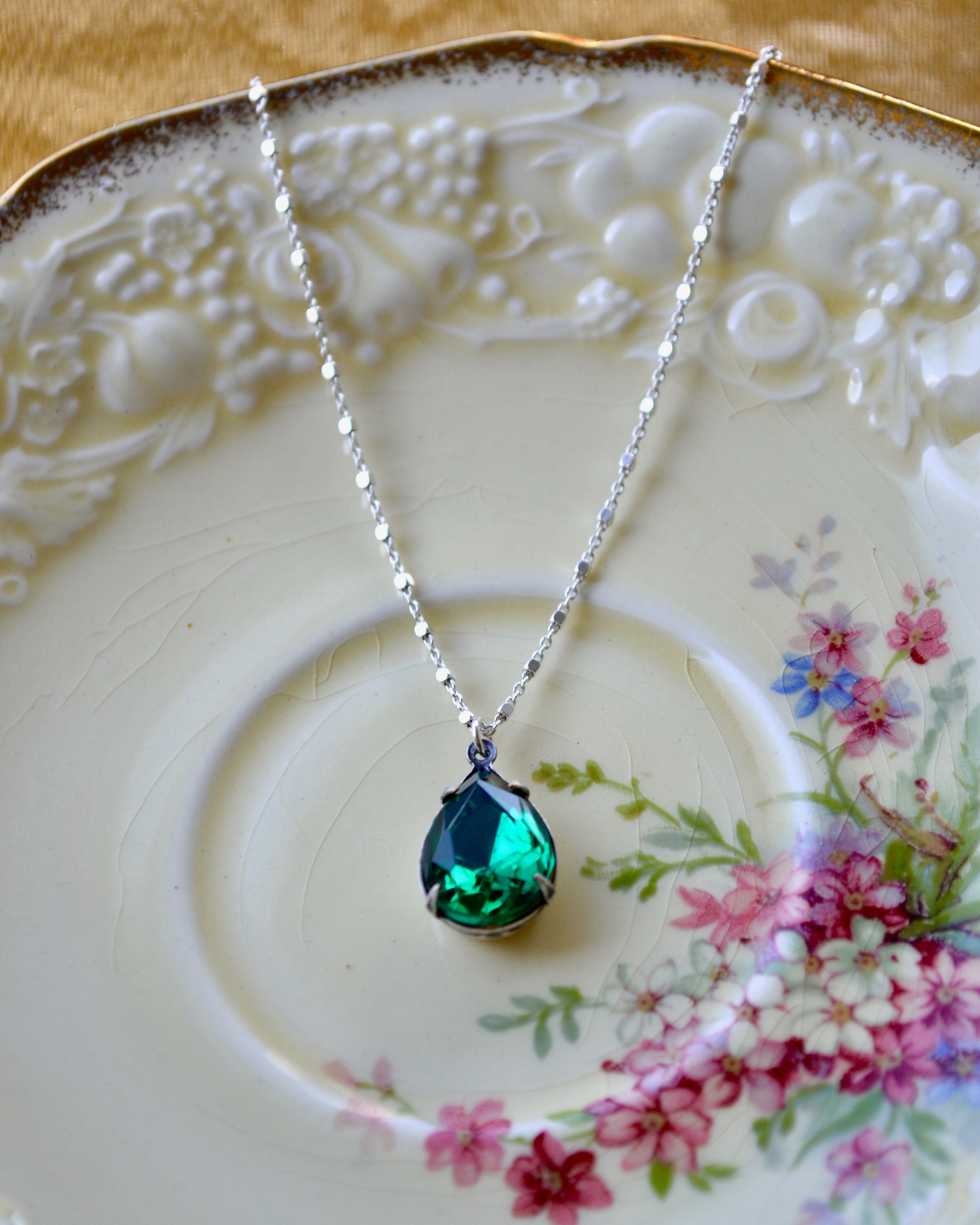 Vintage Rhinestone Necklace Emerald Green Necklace Simple