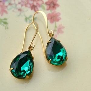 VICTORIA Emerald green teardrop earrings with vintage glass & gold plated hooks, Bridesmaid jewellery