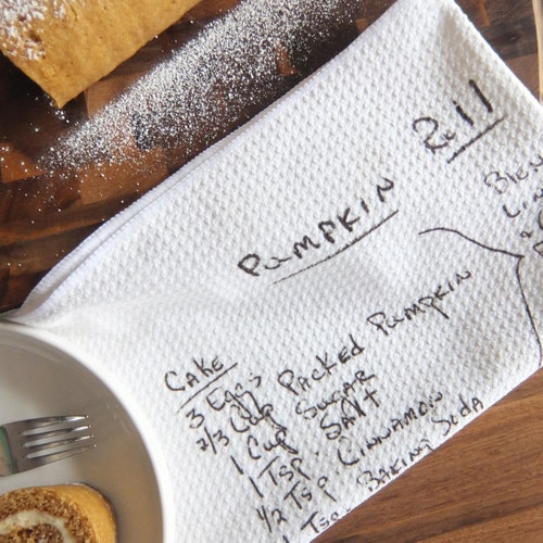 Scrittura a mano su asciugamano - Strofinaccio con ricetta personalizzata - Regalo personalizzato con ricetta scritta a mano progettato da auDesigns Studio
