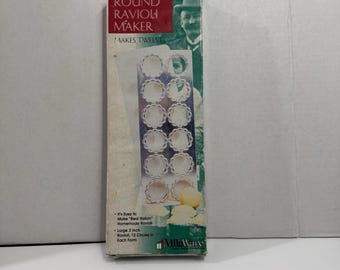 Vintage Villaware Ravioli Maker Model 5400 Makes 12 Round Ravioli 1 3/4" Pasta