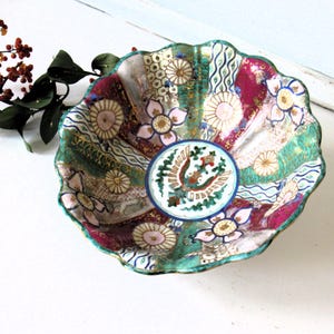 Bol japonais en porcelaine Imari : accents d&#39;or 24 carats, bord festonné