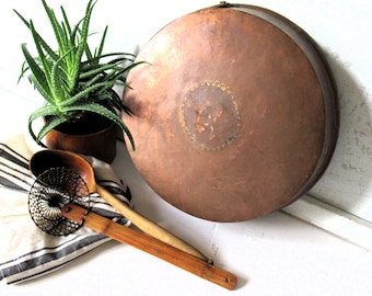 Vintage Copper Baking Pan, Rustic Farmhouse Kitchen Decor (13 3/4" Diameter)