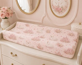 Funda personalizada para cambiador de princesa cisne / Decoración personalizada para habitación de bebé niña / Decoración rosa para habitación de bebé cisne / Regalo floral para baby shower