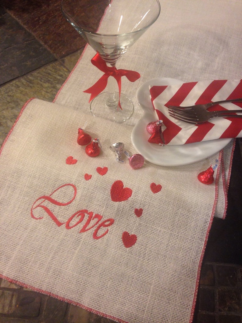 Love /& Hearts Valentine/'s Day embroidered off white burlap table runner with red edges 12 x 57