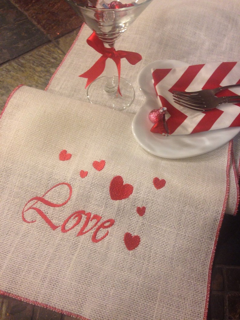 Love /& Hearts Valentine/'s Day embroidered off white burlap table runner with red edges 12 x 57