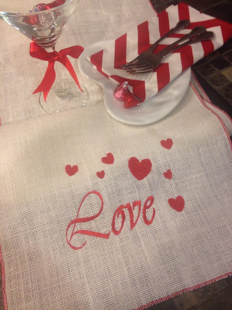 Love /& Hearts Valentine/'s Day embroidered off white burlap table runner with red edges 12 x 57