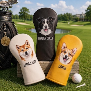 Könnte beinhalten: Drei Golfschlägerhauben mit Hundeporträts. Eine ist schwarz mit einem Border Collie, eine cremefarben mit einem Shiba Inu und eine gelb mit einem Corgi. Jede Haube zeigt den Namen der Rasse in schwarzem Text unter der Hundeillustration.