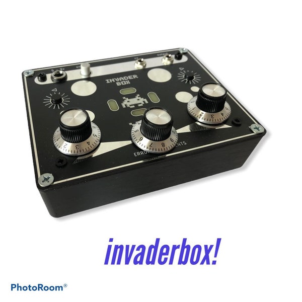 Invader box . black