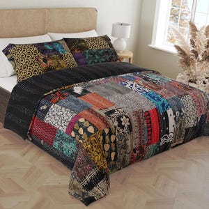 Handmade Silk Patchwork Kantha Quilt: Vintage Sari Throw Bedspread
