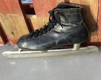 Planert 1950's Vintage / Antique Ice Skates advertised as Racing Hockey Figure Rink skates Black leather w quality stitching Made in Canada