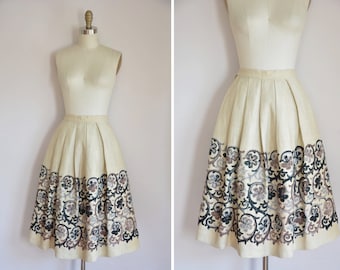 50s Wallflower skirt/ vintage 1950s full skirt/ 50s heavy  embroidered skirt