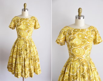 1950s Lemonade dress/ vintage 50s novelty daydress/ Sa'Bett of California lemon dress