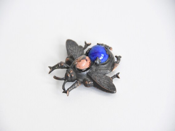 1940s Buzz Off! brooch - image 4