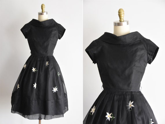 50s 60s Picking Daffodils dress - image 1