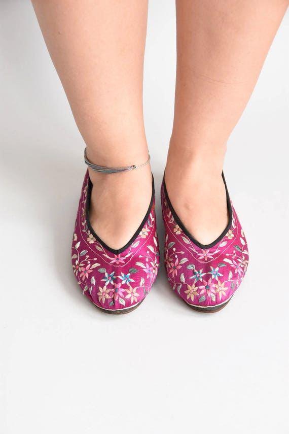 30s/ 40s Sweet Steps house shoes/ vintage embroid… - image 3