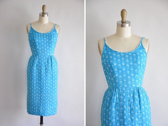 50s Blue Bloom dress / vintage 1950s floral wiggle