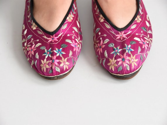 30s/ 40s Sweet Steps house shoes/ vintage embroid… - image 4