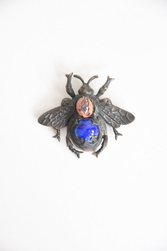 1940s Buzz Off! brooch - image 1