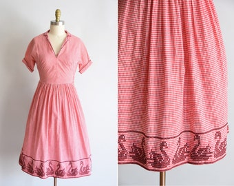 1950s Black Swan dress / vintage 50s novelty dress / cotton full skirt daydress