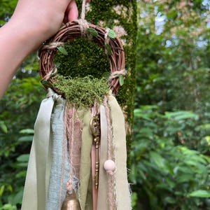 Handmade Green Key Witch Bells Door Hanger, Faux Moss Vine Wreath with Antique Brass-Tone Bells, Sage Ribbon Cottagecore Decor