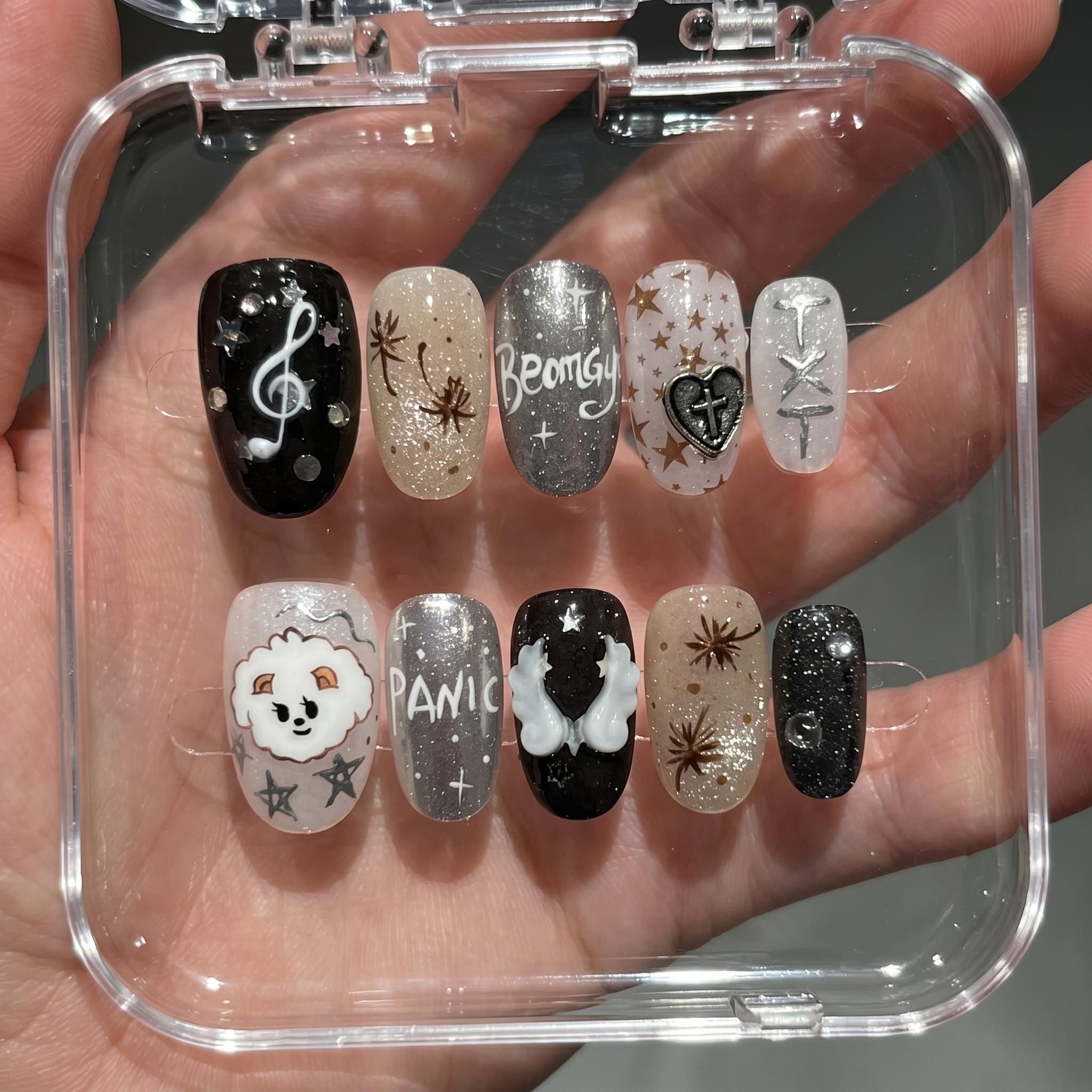 実来 ネイルチップ フルオーダー TXT モチーフネイル 6種類 Txt nail - Etsy 日本