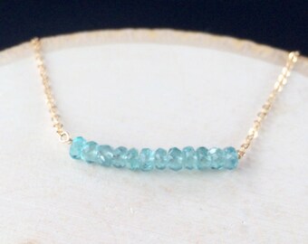 Collar de apatita chapado en oro de 14 k: barra de piedra preciosa azul