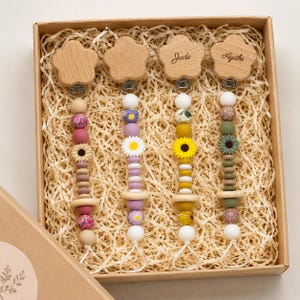 Personligt blommigt nappklämma och träskallra-set, anpassad nappkedja med namn, boho daisy-presentset för nyfödda
