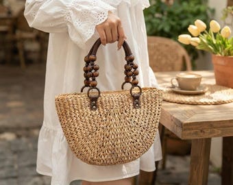 Borsa tote in paglia intrecciata a mano con manici in perline di legno, borsa a mano in paglia naturale capiente, borsa da viaggio boho per la spiaggia, borsetta a mano in stile campagna francese