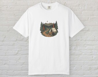 Camiseta com estampa vintage de xilogravura da floresta - Camiseta com arte da natureza desenhada à mão - Roupa retrô para amantes da natureza - Presente para aventura na floresta