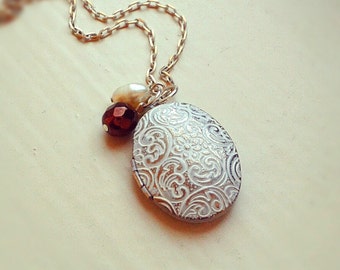 Antique Silver-plated Locket Necklace, Oval locket pendant, Freshwater pearl, Czech glass bead, White enamel brass chain