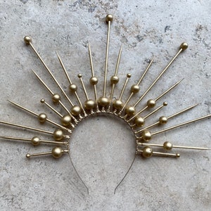 Gold Halo Crown, Gold Crown, Gold Headpiece, Festival Crown, Festival Halo, Sun Crown, Halo Headband, Sunburst Halo, Sun Headpiece, Sun God