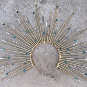 Emerald Rhinestone Embellished Halo Crown, Sunburst Crown, Gold Halo Crown, Gold Crown, Gold Headpiece, Festival Crown, Festival Halo