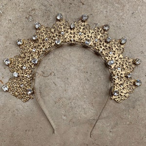 Halo Crown, Sunburst Crown, Bridal Crown, Wedding Crown, Wedding Headpiece, Bridal Halo, Gold Metal Halo, Rhinestone Bridal Crown,gold Tiara