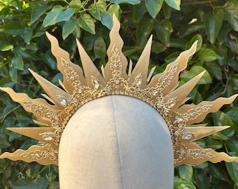 Gold Halo Crown, Sunburst Crown, Halo Headpiece, Gold Crown, Festival Crown, Sun Crown, Halo Headband, Sun God Crown