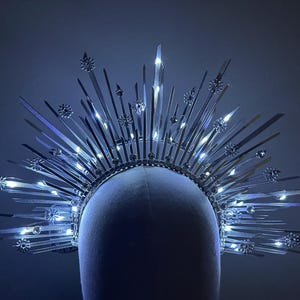 Korona z aureolą LIGHT UP, korona z rozbłyskiem słońca, korona bogini księżyca, srebrna ozdoba na głowę z aureolą, aureola księżycowa, korona z aureolą srebrną księżycową, aureola z rozbłyskiem słońca, biała impreza