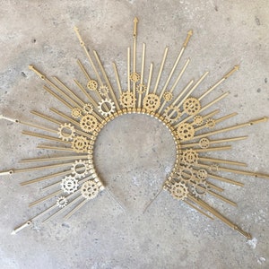 Steampunk Halo Crown, Gold Halo Crown, Gold Crown, Gold Headpiece, Festival Crown, Festival Halo, Sun Crown, Halo Headband, Sunburst Halo