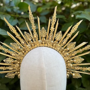 Halo Crown, Sunburst Crown, Gold Embellished Halo, Halo Headpiece, Gold Crown, Festival Crown, Sun Crown, Halo Headband, Gold Halo Crown
