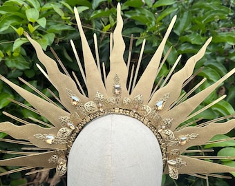 Large Gold Halo Crown, Sunburst Crown, Halo Headpiece, Gold Crown, Festival Crown, Sun Crown, Halo Headband, Sun God Crown, Sun Rays Crown