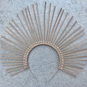 Gold Halo Crown, Gold Crown, Gold Headpiece, Festival Crown, Festival Halo, Sun Crown, Halo Headband, Sunburst Halo, Sun Headpiece, Sun God