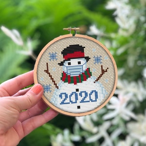 A Very Covid Christmas 2020 Ornament Snowman Cross Stitch Pattern PDF mask, coronavirus, quarantine, pandemic, gift, diy, 画像 4