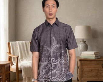 Herrskjorta i batik, kortärmad, premiumbomull, superfin daturagrå, indonesisk batik, normal passform, fritidskläder, kontorskläder