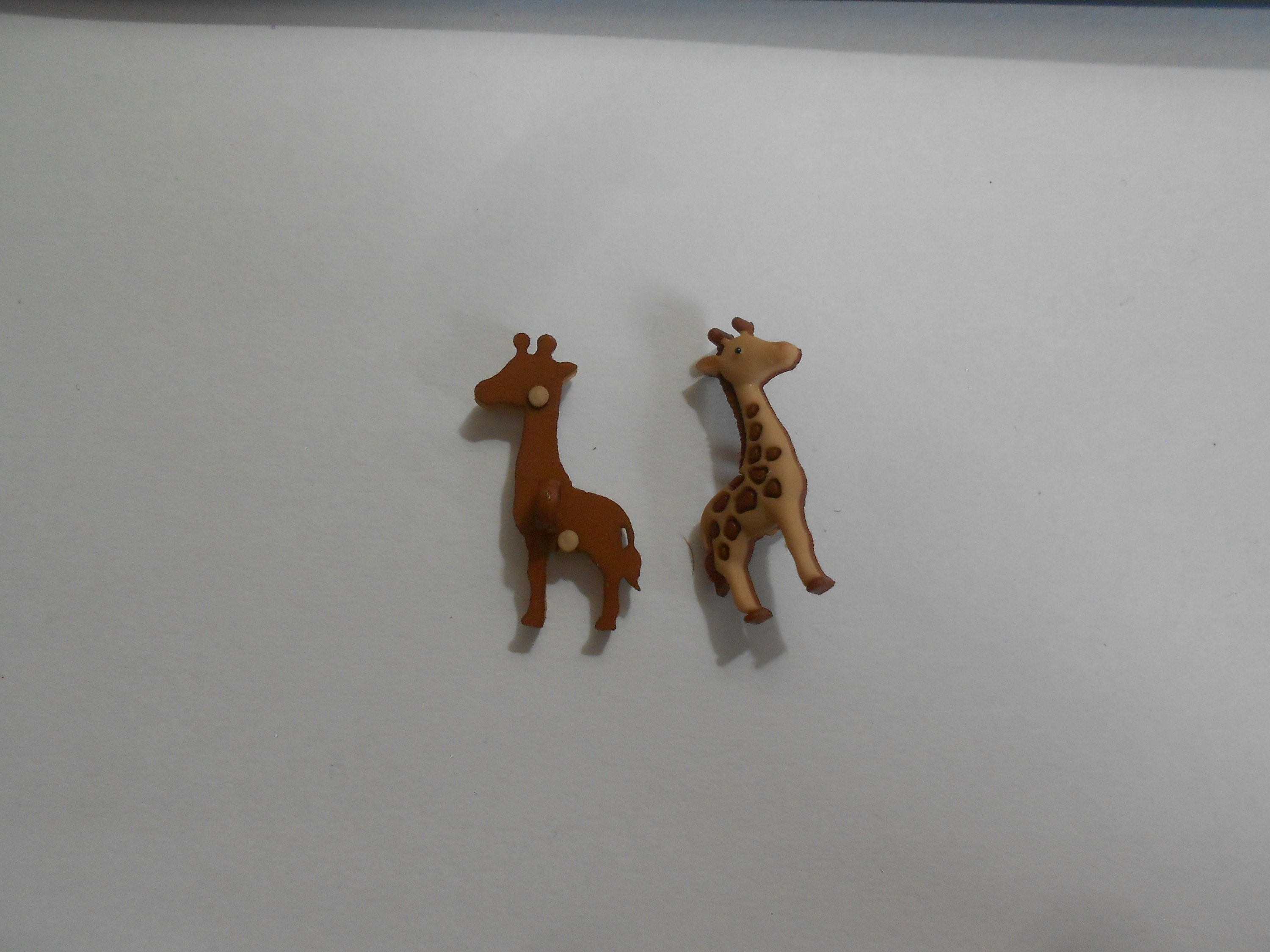 ノベルティボタン - 動物園のキューティーズ - キリン 1 1/8