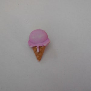 Novelty Button - Ice Cream Cone - pink 7/8&quot;