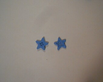 Novelty Button - STAR - blue - sew-thru 3/4"
