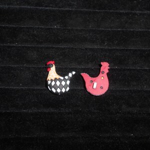 Novelty Button - Chicken - DIAMOND DESIGN 1 1/8&quot;