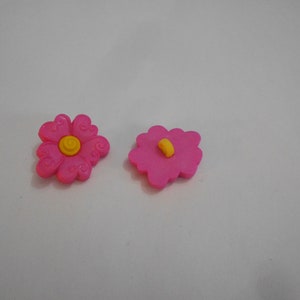 Novelty Button - HEART PETAL FLOWER - pink & yellow  3/4&quot;