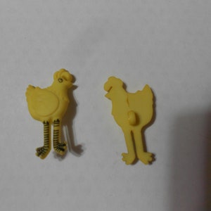 Novelty Button - FUNNY FARM - Rooster 1 3/8&quot;