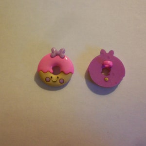 Novelty Button - CUTE DONUT W/FACE #5   7/8&quot;
