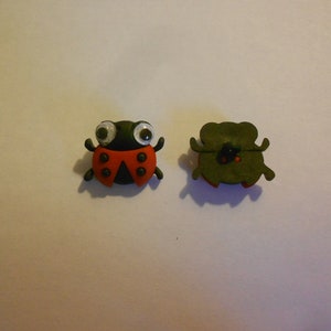 Novelty Button - GOOGLY EYED LADYBUG 15/16"